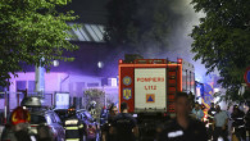 Un incendiu puternic a izbucnit marți seară în curtea Spitalului Nicolae Robănescu din București. FOTO: Inquam Photos/ Sabin Cîrstoveanu | Poza 3 din 6