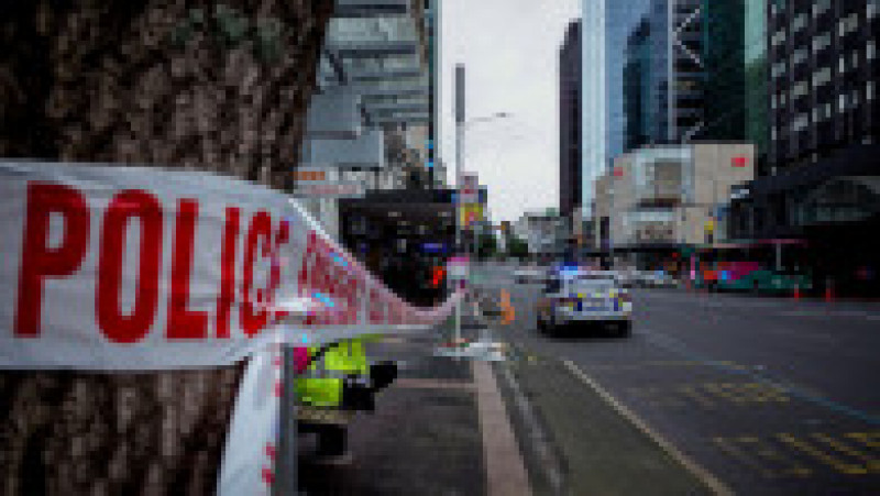 Cel puţin trei persoane au murit, inclusiv atacatorul, iar şase au fost rănite, după ce un bărbat a deschis focul în Auckland. Foto: Profimedia | Poza 6 din 6