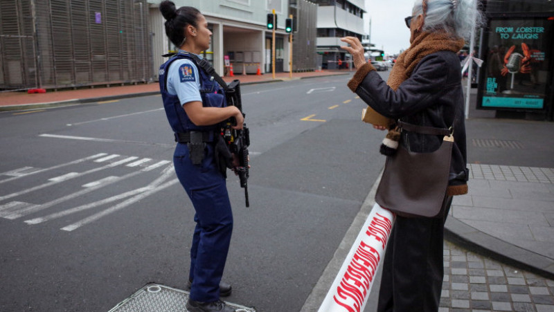 Cel puţin trei persoane au murit, inclusiv atacatorul, iar şase au fost rănite, după ce un bărbat a deschis focul în Auckland. Foto: Profimedia