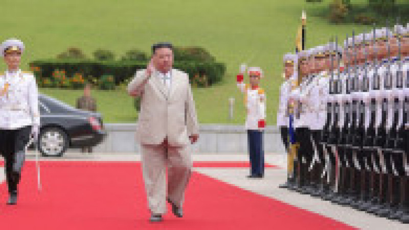 Kim Jong Un a făcut o vizita la comandamentul marinei militare din Coreea de Nord pe 28 august, când cea mai izolată țară din lume sărbătorește Ziua Marinei. Sursa foto: Profimedia Images | Poza 8 din 11