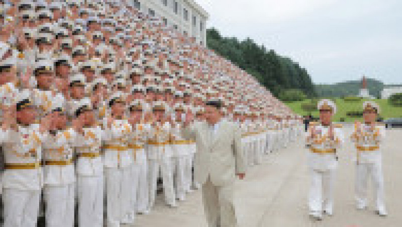 Kim Jong Un a făcut o vizita la comandamentul marinei militare din Coreea de Nord pe 28 august, când cea mai izolată țară din lume sărbătorește Ziua Marinei. Sursa foto: Profimedia Images | Poza 3 din 11