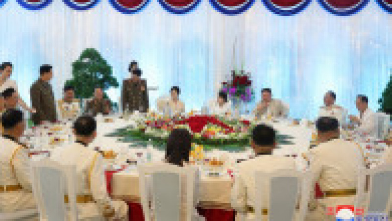Kim Jong Un a făcut o vizita la comandamentul marinei militare din Coreea de Nord pe 28 august, când cea mai izolată țară din lume sărbătorește Ziua Marinei. Sursa foto: Profimedia Images | Poza 10 din 11