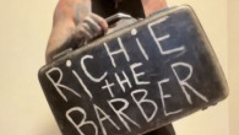 Un frizer american care a devenit cunoscut după ce și-a tatuat fața în așa fel încât să arate ca un clovn vrea acum să devină clovn FOTO: Profimedia Images | Poza 16 din 24
