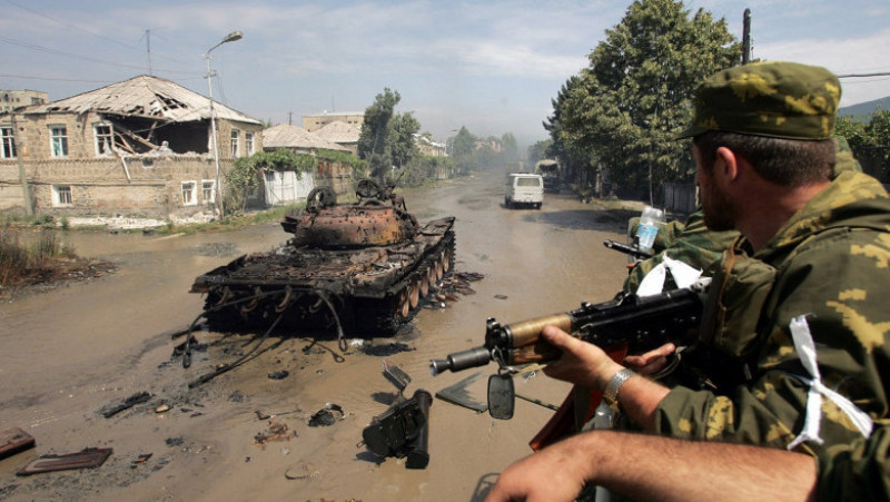 În urmă cu 15 ani, în noaptea de 7 spre 8 august 2008, Georgia a lansat o ofensivă militară pe scară largă contra regimului din Osetia de Sud, regiune separatistă prorusă. Sursa foto: Profimedia Images
