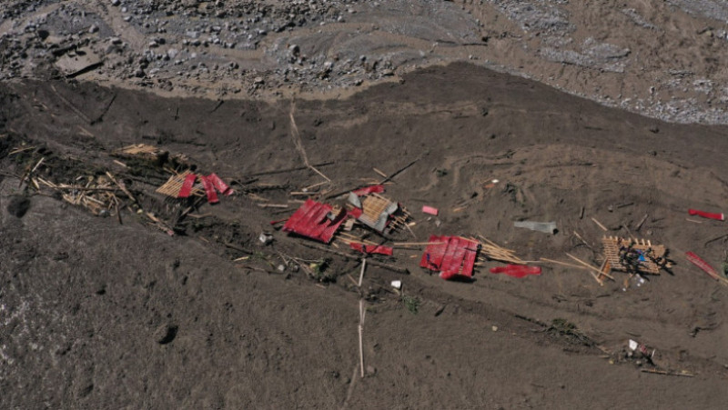 Strat de 30 cm de grindină în Germania, o alunecare de teren a îngropat o stațiune în Georgia. FOTO> Profimedia Images