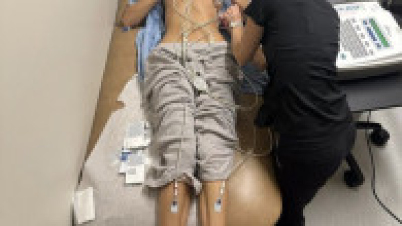 Bella Hadid a vorbit despre dificultatea de a-şi urma cariera din cauza bolii sale.
FOTO: Instagram | Poza 7 din 12