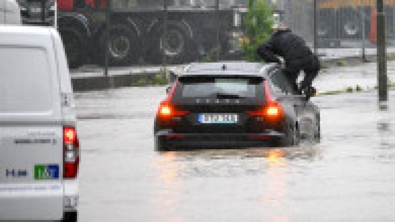 MAE îi atenționează pe românii care vor să meargă în Suedia: Sunt coduri roşu şi portocaliu de averse şi inundaţii. FOTO: Profimedia Images | Poza 2 din 8