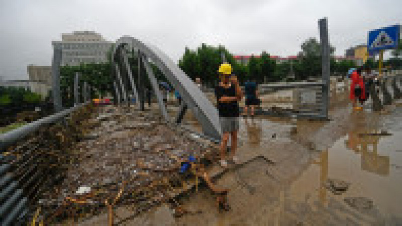 Cel puțin 11 morți în urma ploilor din Beijing. Orașele din nordul Chinei sunt în alertă de dezastru. FOTO: Profimedia Images | Poza 3 din 8