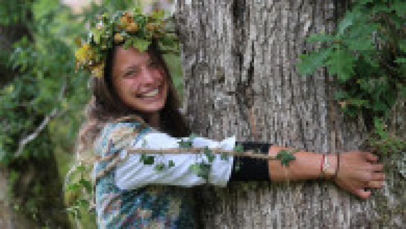 Martina Sanchez, câștigătoarea competiției de îmbrățișat copaci din Scoția
Sursa foto: Profimedia Images | Poza 5 din 6
