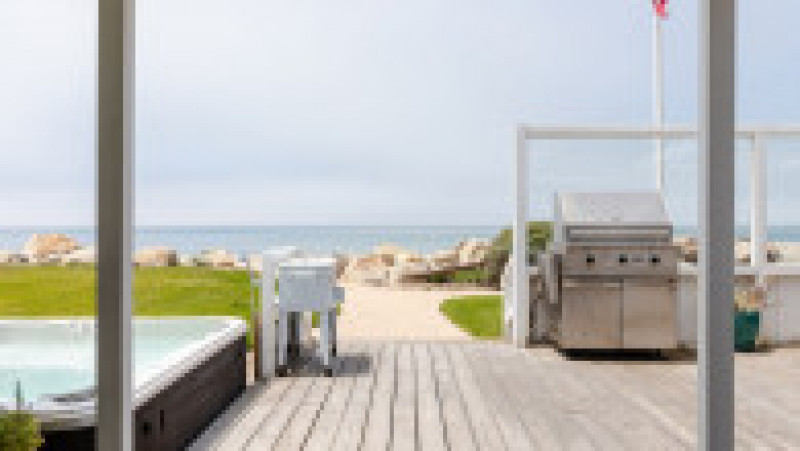 Mila Kunis și Ashton Kutcher și-au pus casa de pe plajă pe Airbnb și invită turiștii să stea gratis acolo. FOTO: Profimedia Images | Poza 14 din 16