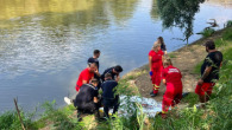 O adolescentă de 16 ani a fost salvată din apa râului Someș. Sursa foto: PresaSM | Poza 4 din 11