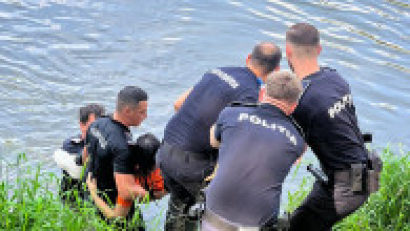 O adolescentă de 16 ani a fost salvată din apa râului Someș. Sursa foto: PresaSM | Poza 2 din 11