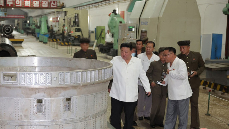 Kim Jong Un a vizitat fabrici-cheie vineri și sâmbătă. FOTO: Profimedia Images