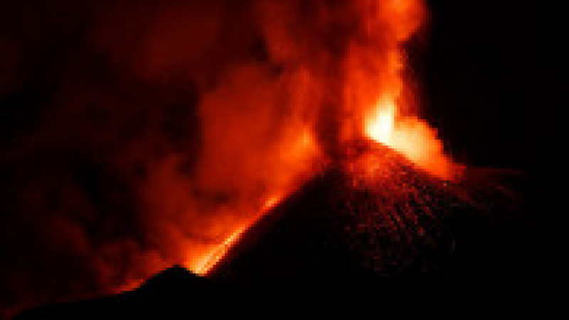 Vulcanul Etna, unul dintre cei mai activi din lume, a intrat din nou în erupție duminică seară. Foto: Profimedia Images | Poza 1 din 6
