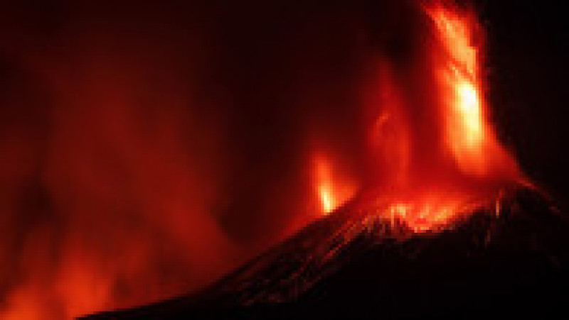 Vulcanul Etna, unul dintre cei mai activi din lume, a intrat din nou în erupție duminică seară. Foto: Profimedia Images | Poza 3 din 6
