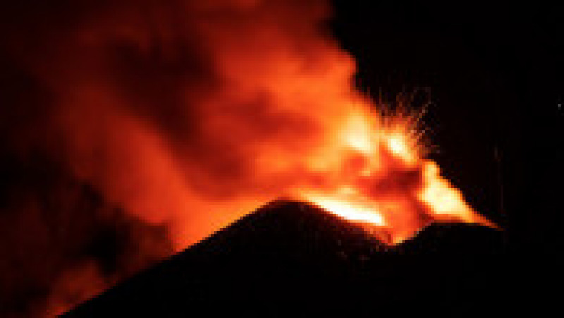 Vulcanul Etna, unul dintre cei mai activi din lume, a intrat din nou în erupție duminică seară. Foto: Profimedia Images | Poza 2 din 6