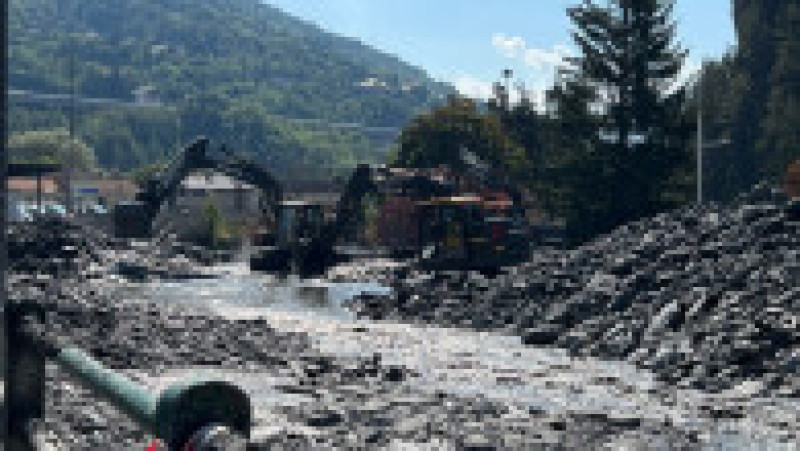 Ploile torențiale din Italia au provocat o uriașă alunecare de teren într-un oraș din nord-vestul Italiei. FOTO: Profimedia Images | Poza 5 din 8