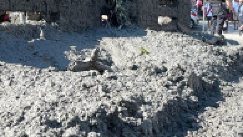 Ploile torențiale din Italia au provocat o uriașă alunecare de teren într-un oraș din nord-vestul Italiei. FOTO: Profimedia Images | Poza 2 din 8