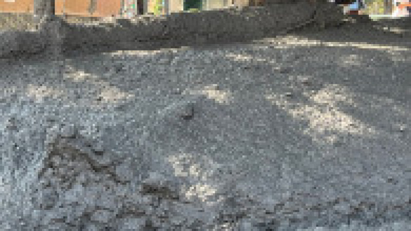 Ploile torențiale din Italia au provocat o uriașă alunecare de teren într-un oraș din nord-vestul Italiei. FOTO: Profimedia Images | Poza 7 din 8