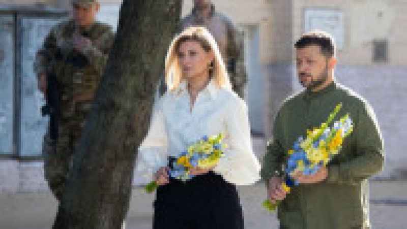 Preşedintele Ucrainei, Volodimir Zelenski, şi Prima Doamnă, Olena Zelenska, le-au adus un omagiu ucrainenilor uciși în războiul cu Rusia. FOTO: Profimedia Images | Poza 3 din 5