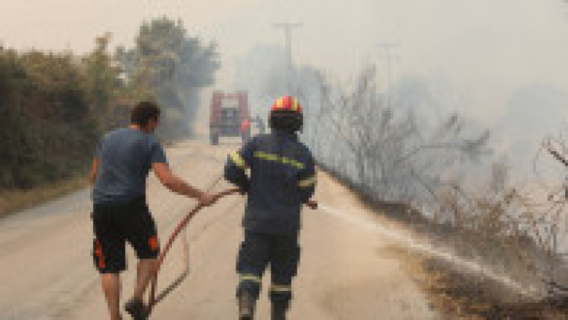 Incendiul de vegetaţie din nord-estul Greciei, care a început sâmbătă în apropiere de oraşul Alexandroupolis, este „cel mai mare înregistrat pe teritoriul european în ultimii ani”. FOTO: Profimedia Images | Poza 9 din 10