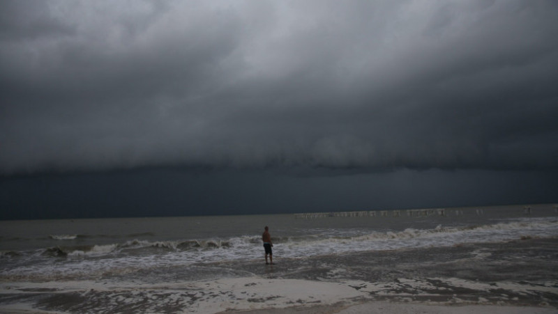 Florida a emis marţi ordine de evacuare pentru mai mulţi locuitori de pe coasta sa vestică înainte de sosirea uraganului Idalia. Foto: Profimedia Images