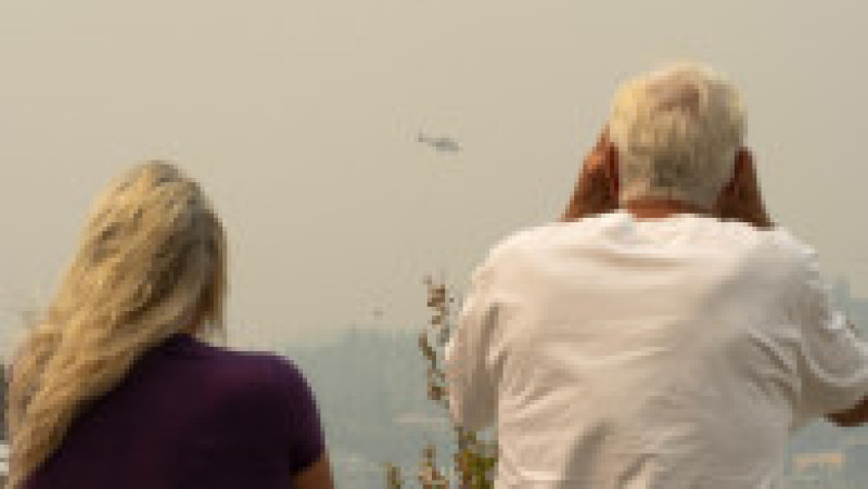 30.000 de persoane au primit ordin de evacuare, în timp ce alte 36.000 sunt în alertă şi pregătite să fugă. Foto: Profimedia Images | Poza 3 din 14