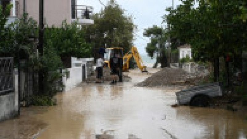 Cel puţin şapte persoane şi-au pierdut viaţa în urma ploilor abundente care au provocat viituri şi inundaţii puternice în nord-vestul Turciei. FOTO: Profimedia Images | Poza 6 din 6
