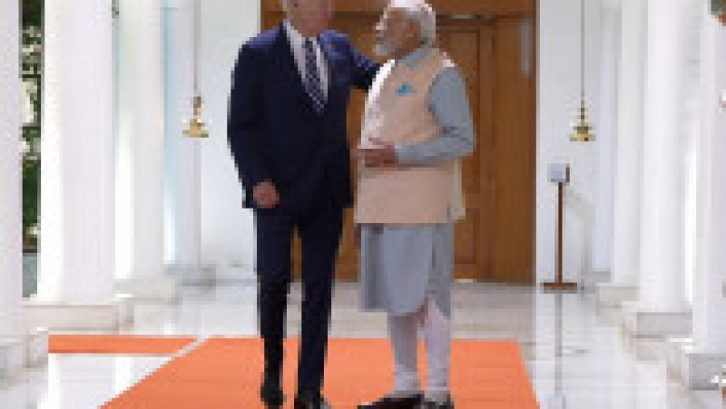 Întrevederea celor doi lideri în capitala indiană a fost o continuare a dialogului lor desfăşurat cu ocazia fastuoasei vizite de stat efectuate în SUA în iunie de Narendra Modi. Acesta din urmă s-a declarat, într-un comunicat comun emis vineri, "nerăbdător" să-l primească din nou pe preşedintele american anul viitor la o reuniune a Dialogului de Securitate Cvadrilateral FOTO: Profimedia Images | Poza 8 din 9