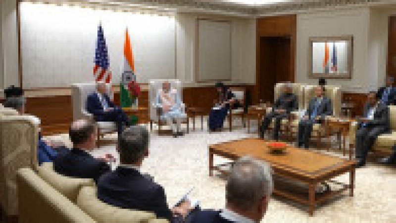Întrevederea celor doi lideri în capitala indiană a fost o continuare a dialogului lor desfăşurat cu ocazia fastuoasei vizite de stat efectuate în SUA în iunie de Narendra Modi. Acesta din urmă s-a declarat, într-un comunicat comun emis vineri, "nerăbdător" să-l primească din nou pe preşedintele american anul viitor la o reuniune a Dialogului de Securitate Cvadrilateral FOTO: Profimedia Images | Poza 9 din 9