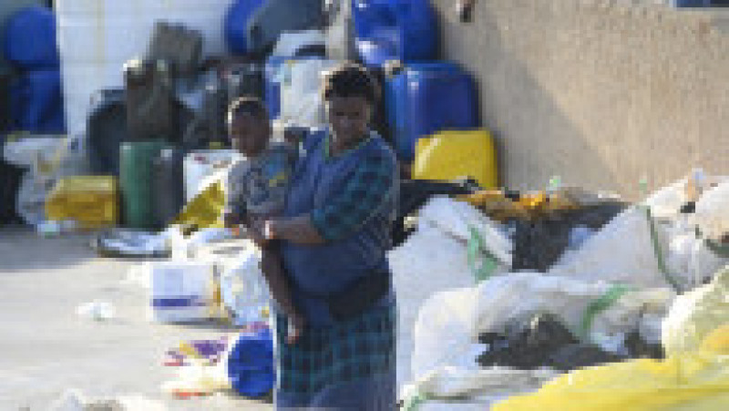 Este tensiune maximă pe insula italiană Lampedusa, asaltată de imigranți veniți cu bărcile pe Mediterana. FOTO: Profimedia Images | Poza 8 din 15