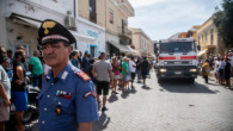 Este tensiune maximă pe insula italiană Lampedusa, asaltată de imigranți veniți cu bărcile pe Mediterana. FOTO: Profimedia Images | Poza 11 din 15