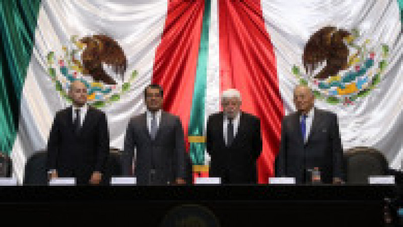 Grupul de experți în ufologie care au discutat în Congresul mexican despre posibilele dovezi pe care le avem despre existența extratereștrilor. Foto: Profimedia Images | Poza 12 din 12