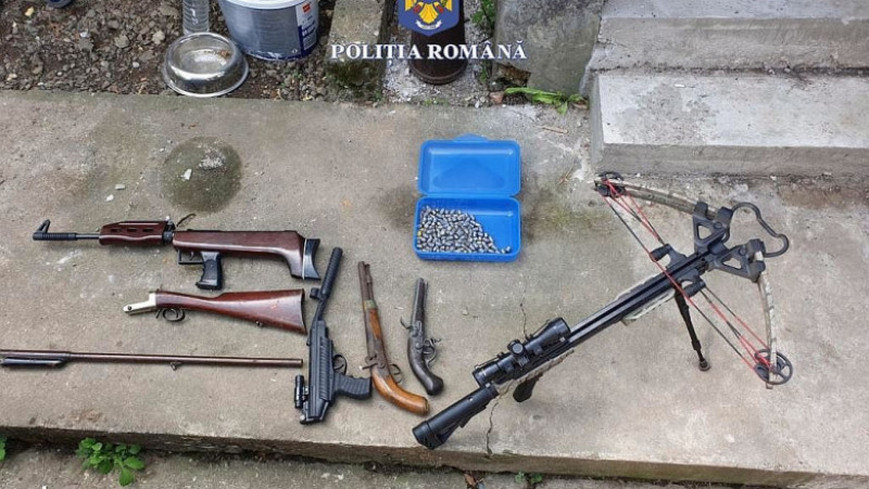 Armele au fost confiscate din locuințele unui cetățean olandez. Sursa foto: Poliția de Frontieră