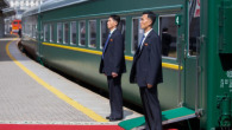 Kim Jong Un merge cu un tren luxos, puternic blindat și extrem de lent. Foto: Profimedia | Poza 2 din 9