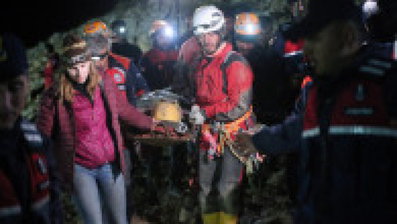 Speologul american blocat la peste 1.000 de metri sub pământ, într-o peșteră din Turcia, a fost scos la suprafață.  FOTO: Profimedia Images | Poza 9 din 10