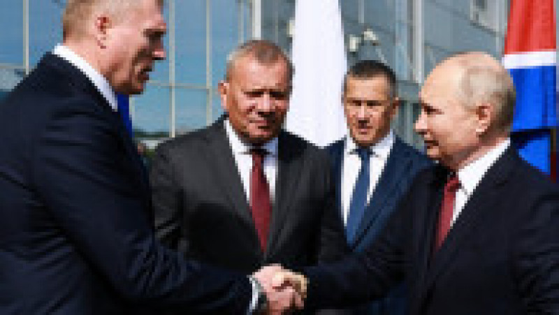 Momentul întâlnirii dintre Putin și Kim. Cei doi și-au strâns mâna 40 de secunde. Ce și-au spus cei doi. FOTO: Profimedia Images | Poza 7 din 24