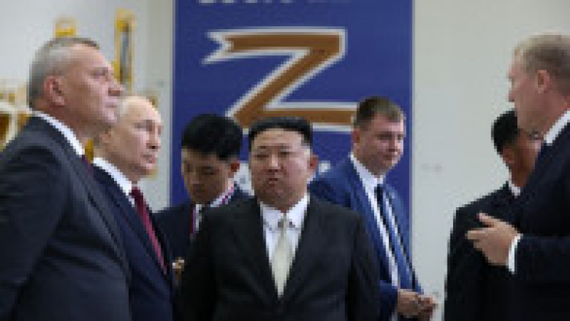 Momentul întâlnirii dintre Putin și Kim. Cei doi și-au strâns mâna 40 de secunde. Ce și-au spus cei doi. FOTO: Profimedia Images | Poza 12 din 24