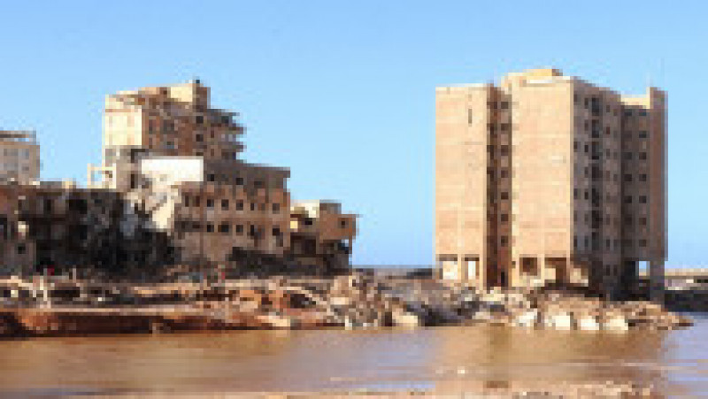 Apele mai calde ale mării, haosul politic şi infrastructura deficitară se află la originea efectelor devastatoare ale inundaţiilor recente care au ucis cel puţin 2.300 de persoane în Libia. FOTO: Profimedia Images | Poza 4 din 6
