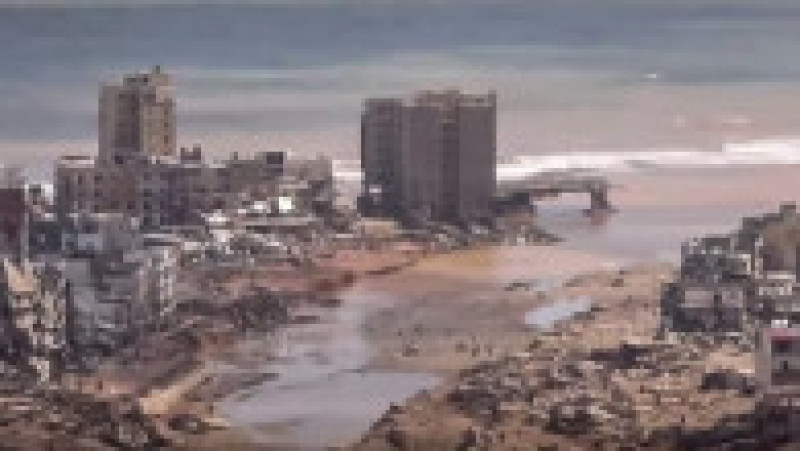 Apele mai calde ale mării, haosul politic şi infrastructura deficitară se află la originea efectelor devastatoare ale inundaţiilor recente care au ucis cel puţin 2.300 de persoane în Libia. FOTO: Profimedia Images | Poza 2 din 6