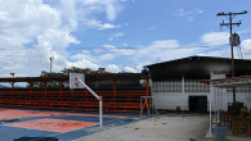 Sub conducerea lui Flores, Torocon a devenit un adăpost de lux pentru pentru gruparea Tren de Aragua. În curtea închisorii a fost amenajată o mică grădină zoologică, un loc de joacă pentru copii, dar și un club de noapte și o piscină. Sursa foto Profimedia Images | Poza 3 din 29