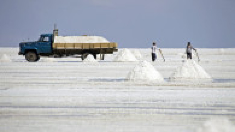 Salar de Uyuni din Bolivia este cel mai mare deșert de sare din lume, un centru de exploatare a zăcămintelor de sare și litiu, precum și o destinație turistică. Foto: Profimedia Images | Poza 30 din 41