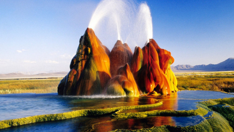 Gheizerul geotermal Fly Geyser din Nevada, SUA, a fost creat de om din greșeală. Foto: Profimedia Images
