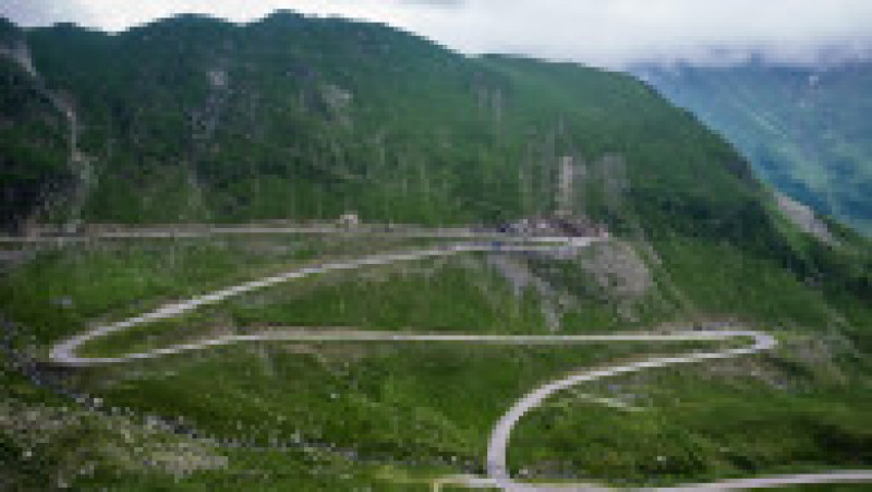 Pe întregul traseu al Transfăgărășanului sunt construite 27 de poduri şi viaducte, dar şi cel mai lung tunel din România (887 m), care străbate Muntele Paltinu, Tunelul Bâlea. Sursa foto: Profimedia Images | Poza 14 din 23