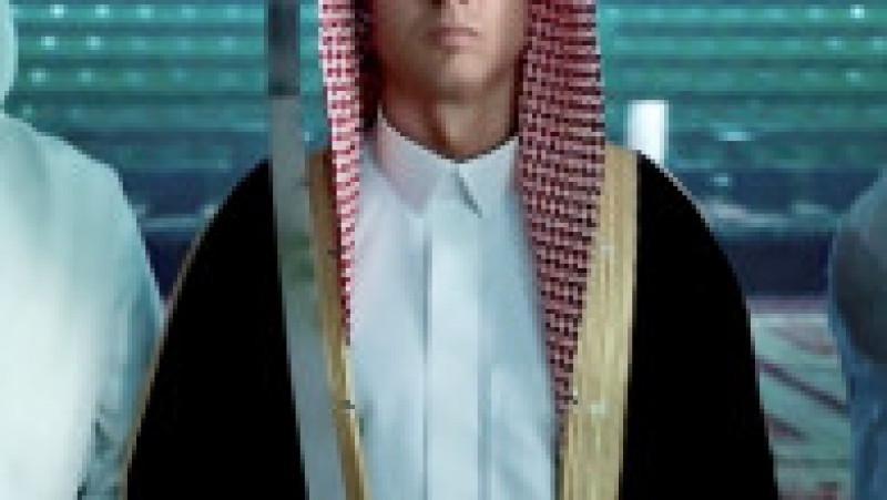 Ronaldo apare purtând haine tradiționale saudite și participă la dansul saudit "aardha", cunoscut și drept "dansul săbiilor". Sursa foto: Profimedia Images | Poza 7 din 13