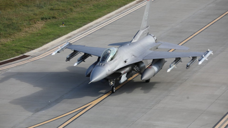 Avioane de luptă F-16 ale SUA au ajuns în România. Foto: MApN și Forțele Aeriene Române