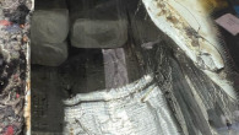 Drogurile, 10 kg de heroină și 4 kg de cocaină, erau ascunse într-un compartiment secret al mașinii. Sursă foto: DIIOCT | Poza 4 din 4