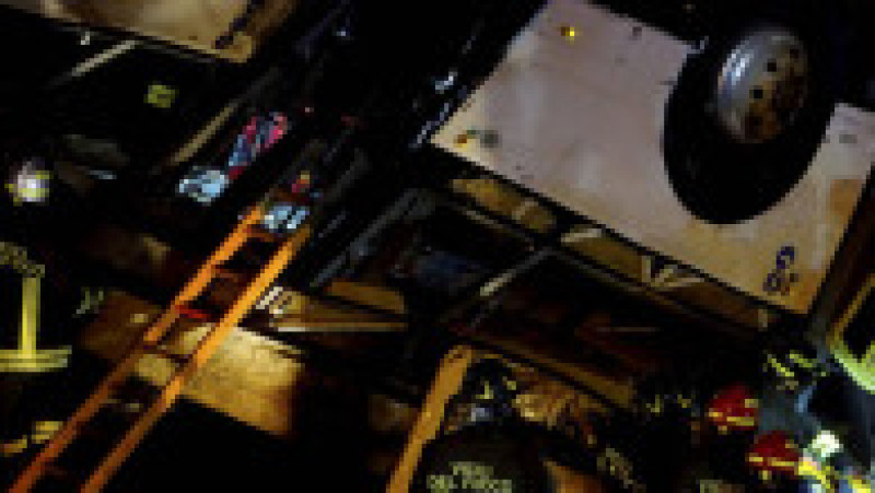 Accidentul s-a produs ieri seară, în nordul Italiei. Autocarul era plin de turiști, printre care ucraineni, germani și francezi. Înălțimea podului era de 15 metri. Sursa foto: Profimedia Images | Poza 1 din 25