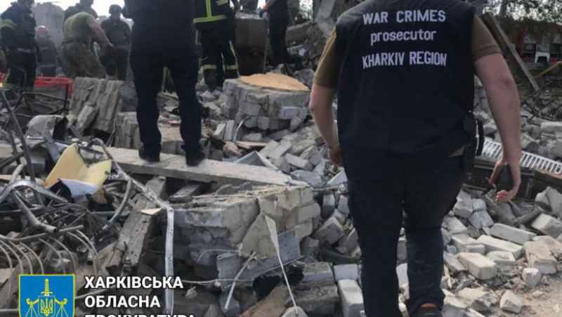49 de morți după ce o rachetă rusească a lovit un magazin alimentar în regiunea Harkov. Foto: Profimedia