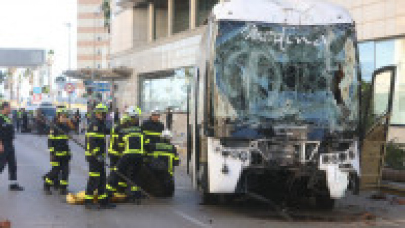 Trei persoane au murit în Spania, după ce au fost lovite de un autobuz scăpat de sub control, care a intrat în trecători. FOTO: Profimedia Images | Poza 3 din 6